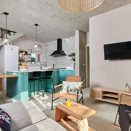 Mediterranea With Pool And Grill In 빌라 *