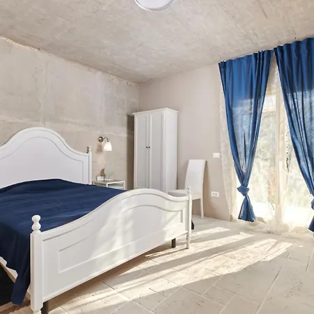 Mediterranea With Pool And Grill In