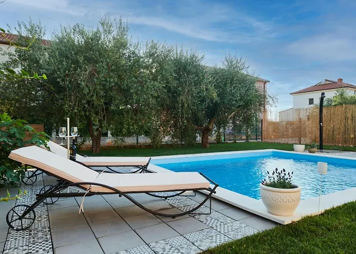 Villa Mediterranea With Pool And Grill In *