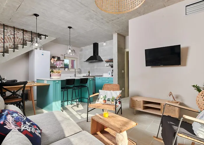 Mediterranea With Pool And Grill In Villa *