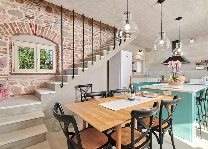 Mediterranea With Pool And Grill In Villa