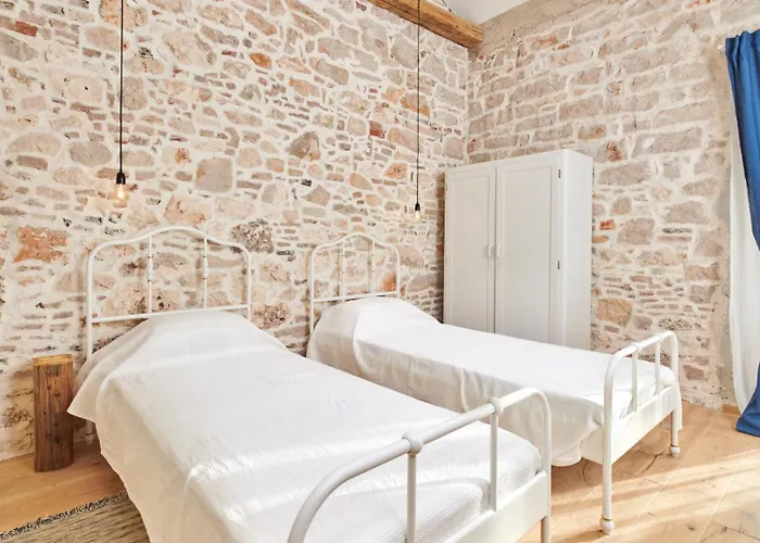 Mediterranea With Pool And Grill In Villa Umag