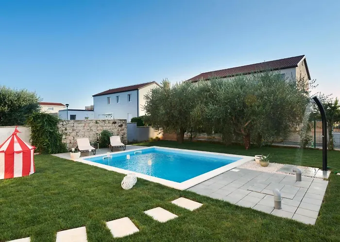 Mediterranea With Pool And Grill In *