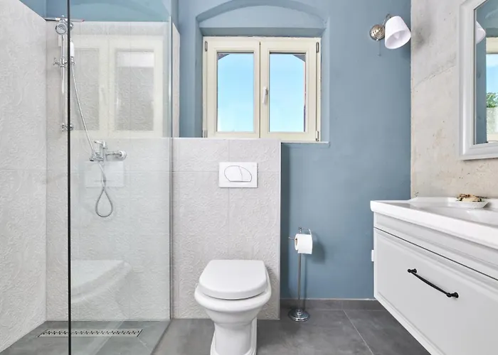 Mediterranea With Pool And Grill In Villa