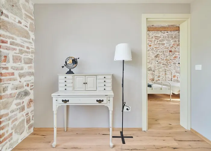 Mediterranea With Pool And Grill In Villa Umag